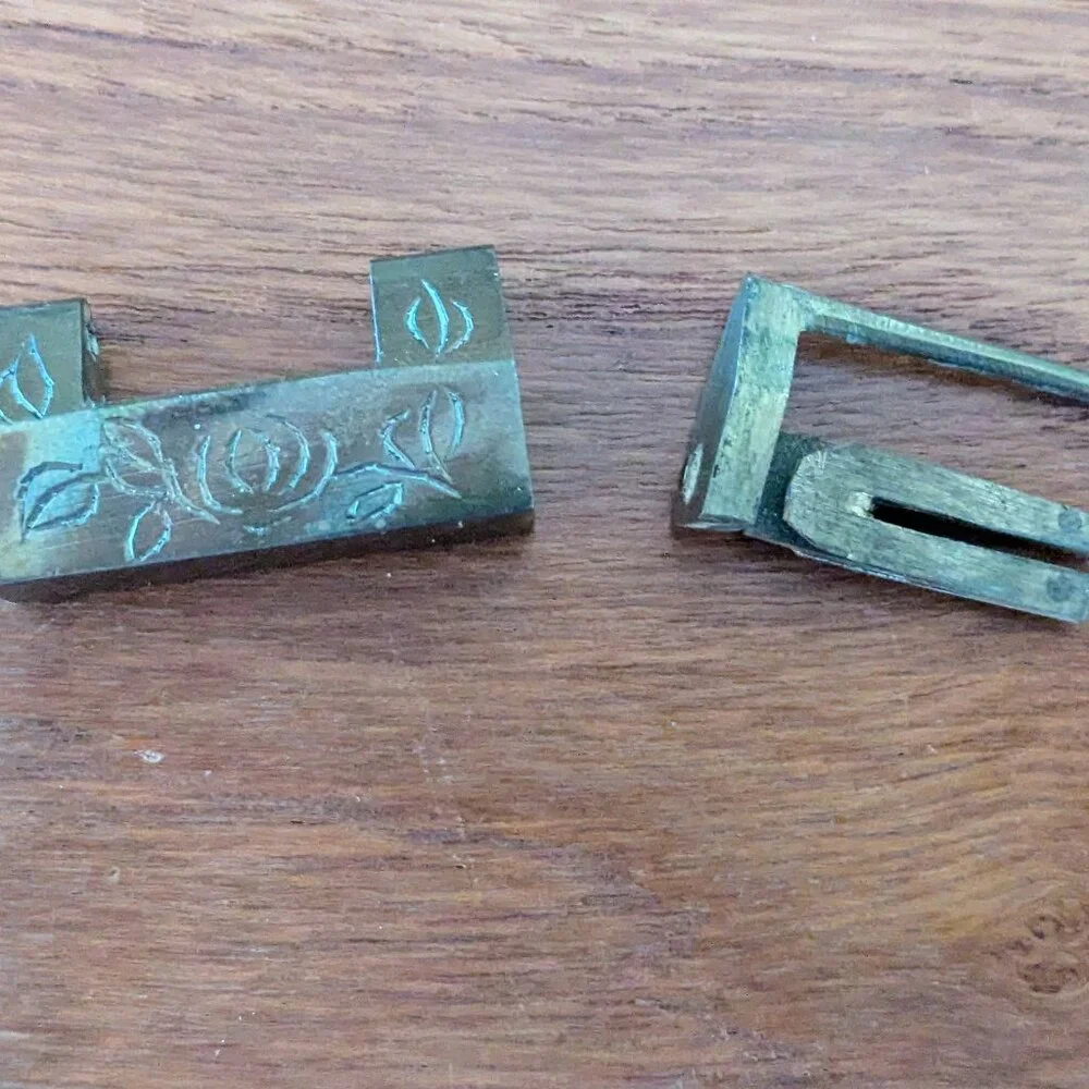 Vintage Etched Chinese Asian Brass Trunk Lock | Traditional Spring Padlock
